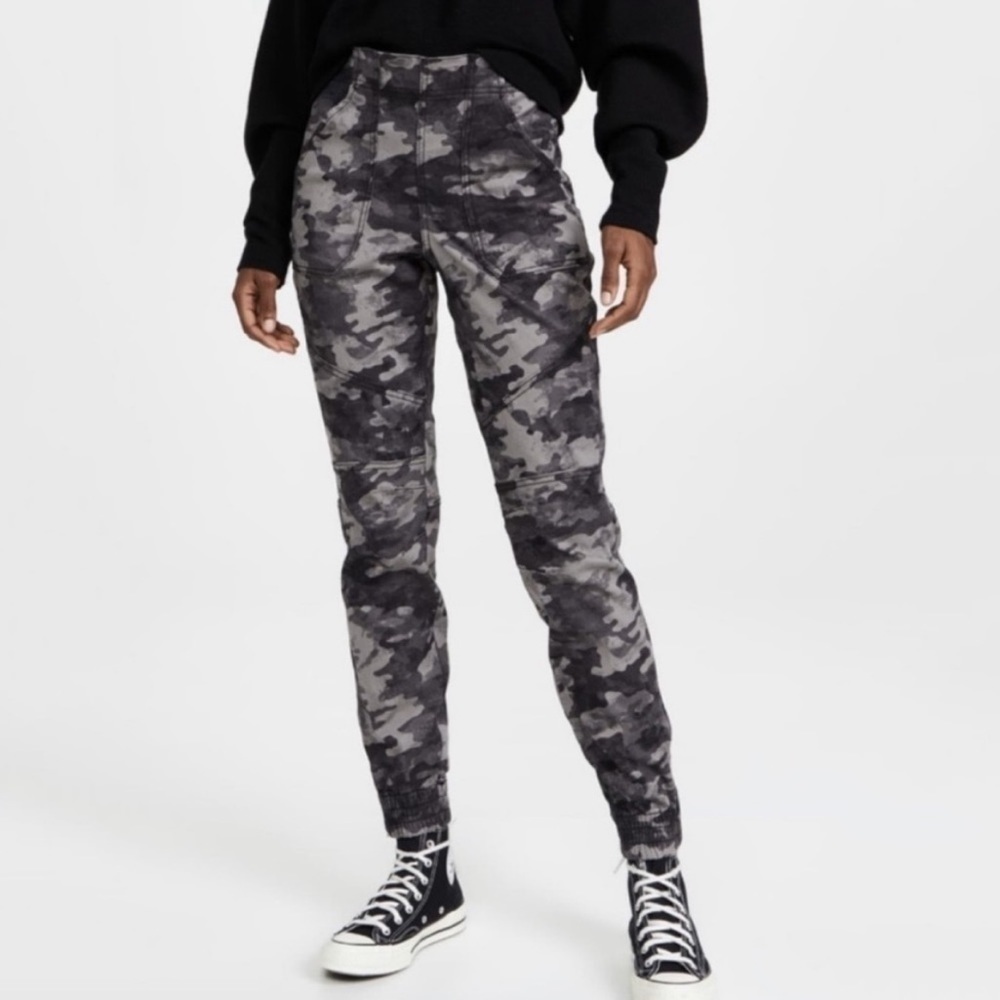 NWT Spanx Cargo Twill High Waisted Camo Joggers